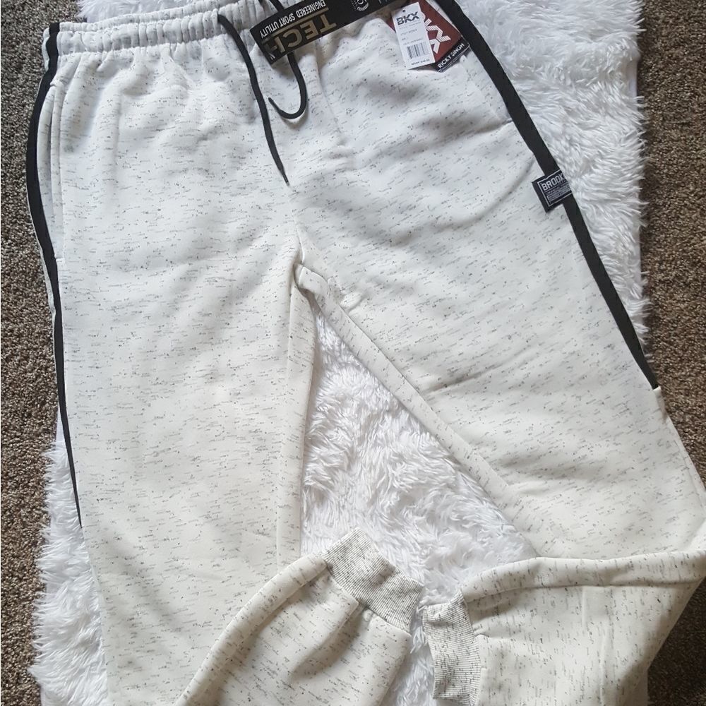 BKX Brooklynxpress white and‎ black Jogger Sweatpants Size Large New with tags